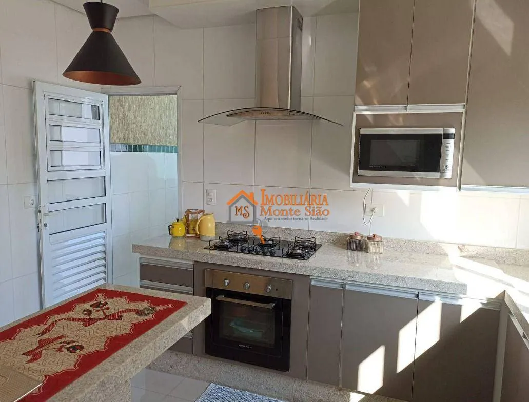 Imagem Sobrado com 3 dormitórios à venda, 174 m² por R$ 1.390.000,00 - Jardim Vila Galvão - Guarulhos/SP