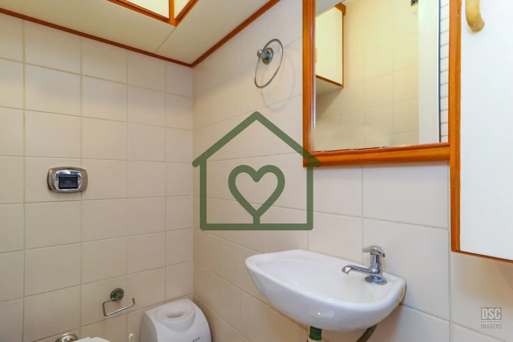 Imagem LINDA COBERTURA DE 200M² , 3 dormitórios sendo 1 suíte, 2 banheiros social, mais banheiro auxilia...