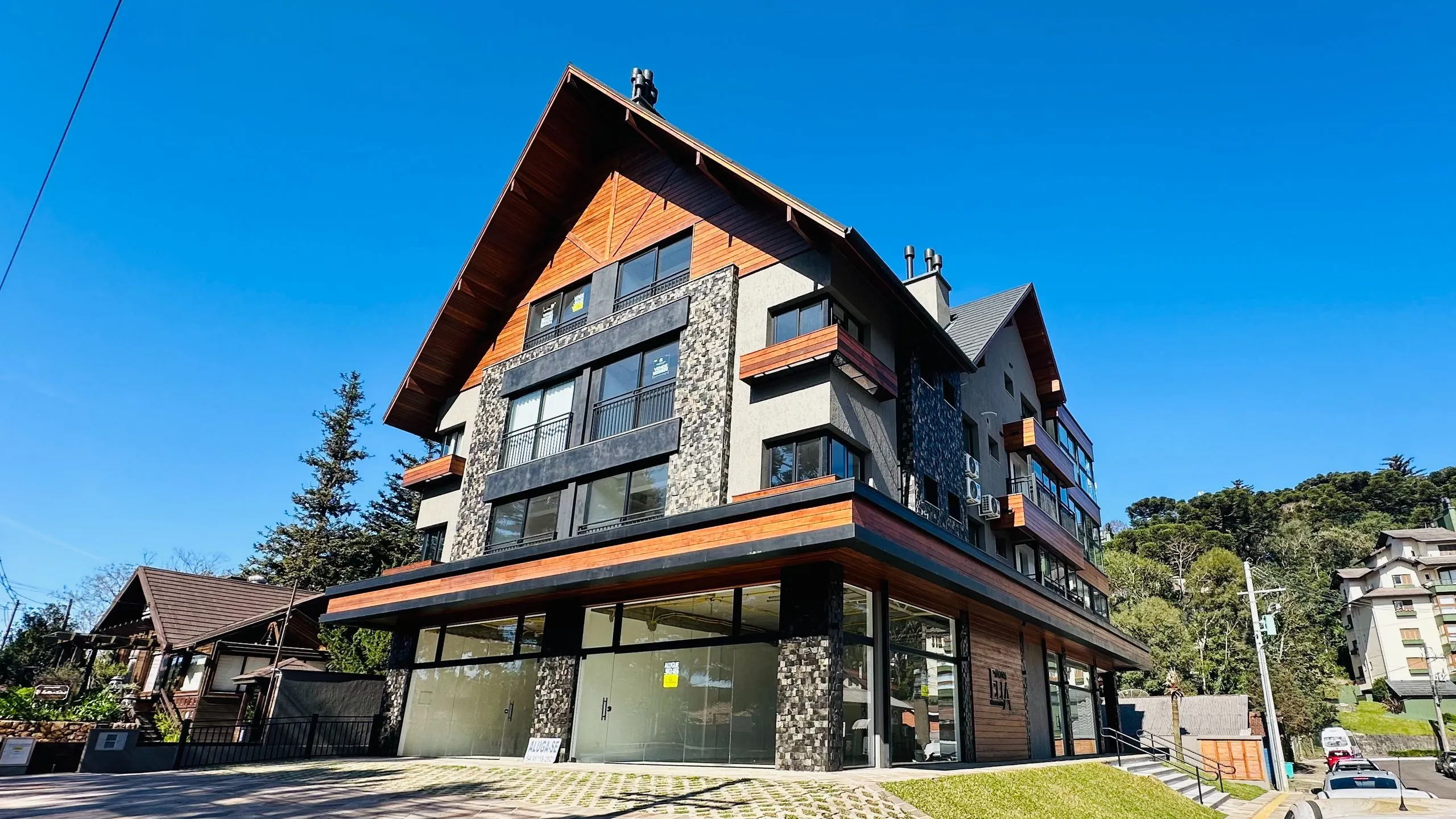 Foto do imóvel Lote à venda em Gramado, Vila Suíça, 113.46m2