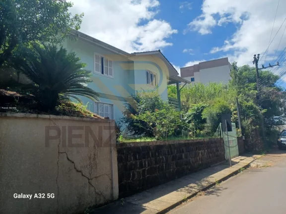 Imagem Casa para Venda em Concórdia, Cinquentenário, 3 dormitórios, 2 banheiros, 1 vaga