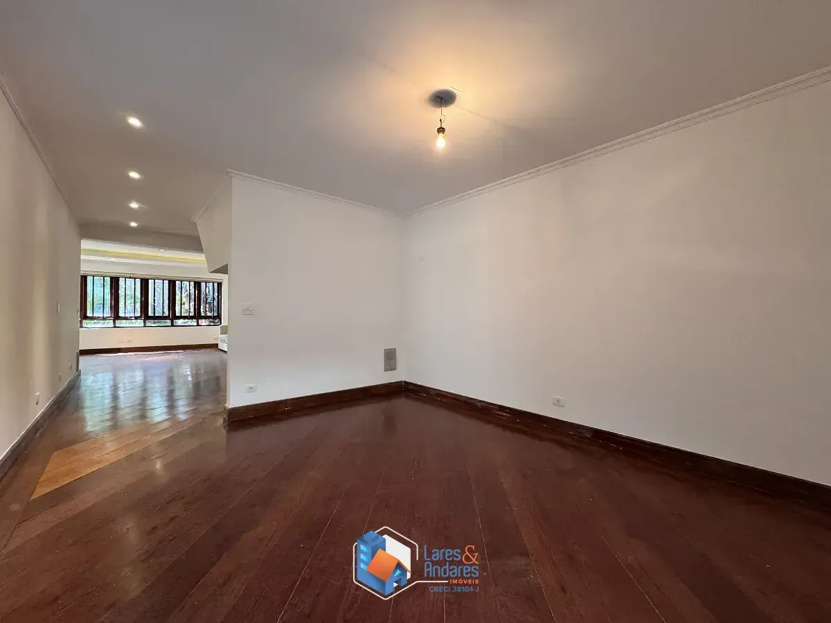 Imagem Casa de vila para venda em Planalto Paulista com 4 quartos, sendo 2 suítes, 330m²