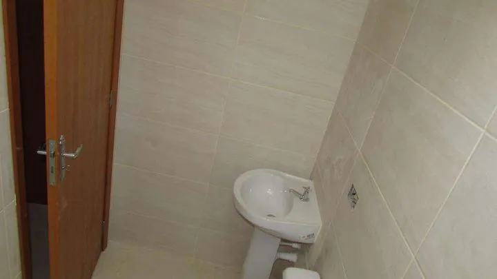 Imagem Casa com 2 Quartos à Venda, 38 m² em Tatuquara - Curitiba