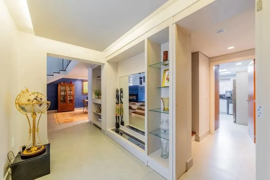 Imagem Casa alto padrão com 3 suítes e piscina no Boa Vista