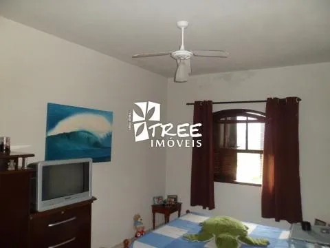 Imagem VENDA DE SOBRADO NO BARBOSAS, EM ARUJÁ/SP, 300m² com 3 quartos, suíte, varanda, quintal amplo e garagem coberta para 2 autos. CONSULTE-NOS.