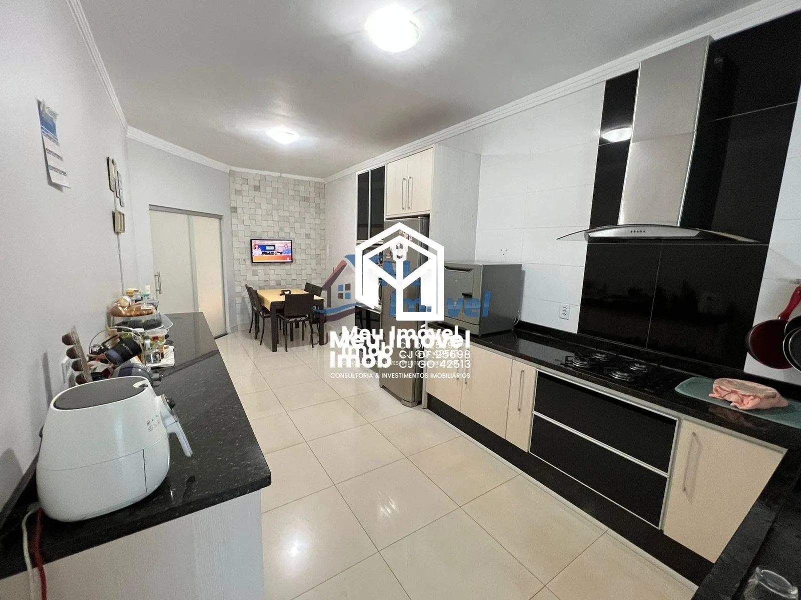 Imagem Casa 4 Quartos 3 Suítes 2 Vagas 400m²
