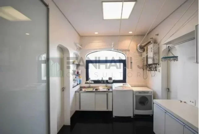 Imagem Luxuoso apartamento de 4 quartos com 2 suítes e 6 vagas de garagem em Higienópolis, São Paulo-SP: 675m² de pura elegância.