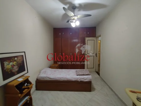 Imagem Belíssimo apartamento em Santos na Ponta da Praia a uma quadra da praia com 3 dormitórios, uma suíte e varanda à venda por R$ 1.012.000,00