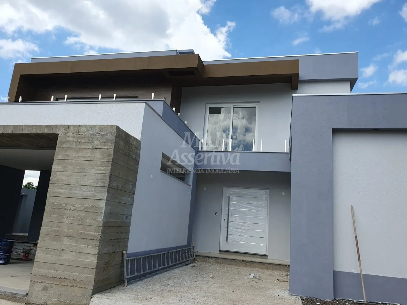 Foto do imóvel Excelente sobrado de alto padrão em Alphaville, Residencial Lombardia - POA