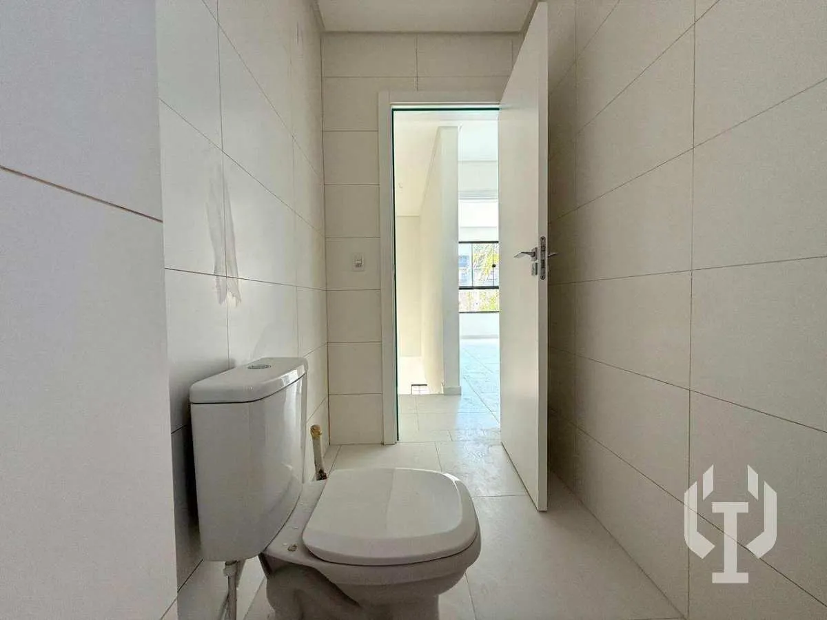 Imagem Sobrado à venda em Itapema, com 2 quartos, 70m2