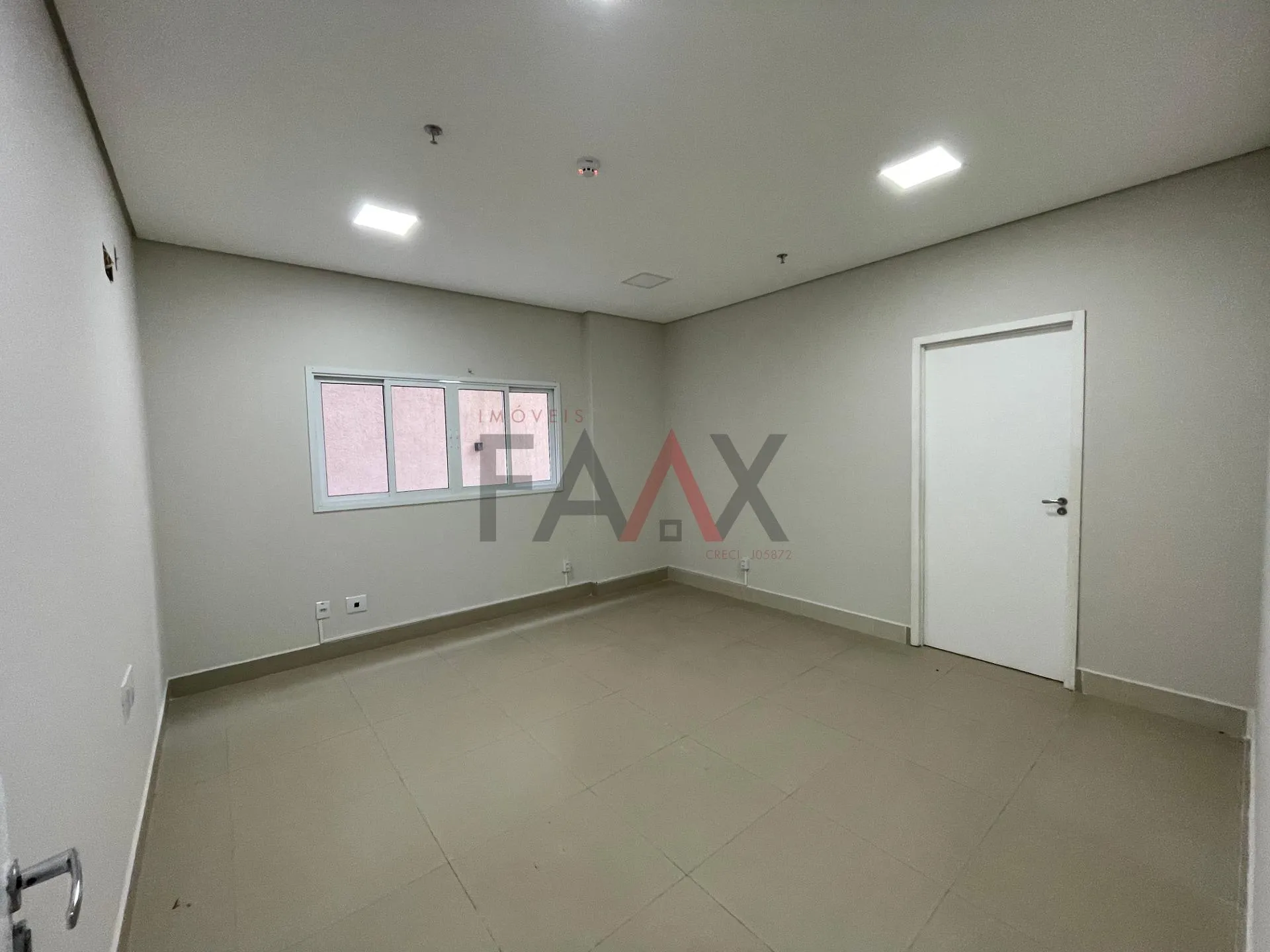 Imagem Sala Comercial no Térreo com 3 Ambientes  Cidade dos Lagos
