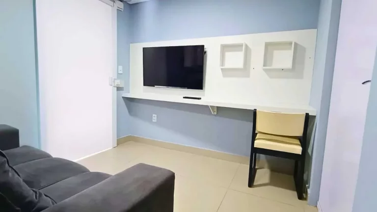 Imagem Casa dividida em 3 apartamentos independes rendendo R$ 8.570,00 de aluguel em Balneário Camboriú/SC