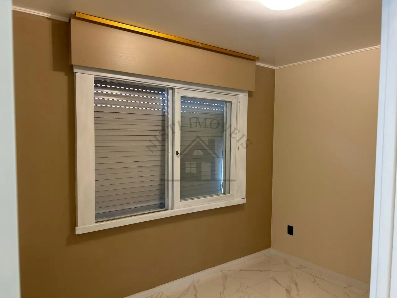 Imagem CASA 3 DORMITÓRIOS - GARAGEM 4 CARROS - JARDIM LINDÓIA - PORTO ALEGRE/RS
