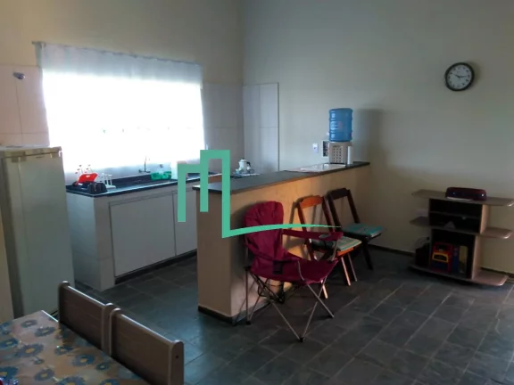 Imagem Fazenda à venda em Capetinga-MG na Zona Rural: 2 quartos, 1 sala, 1 banheiro, 1 vaga de garagem.