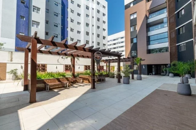 Imagem Onde a localização ímpar e a qualidade construtiva se unem ao bom gosto para criar um lugar do qu...