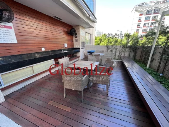 Imagem Apartamento com 3 dormitórios ( 2 suítes) e 2 vagas no bairro do José Menino em Santos por R$ 1.350.000,00