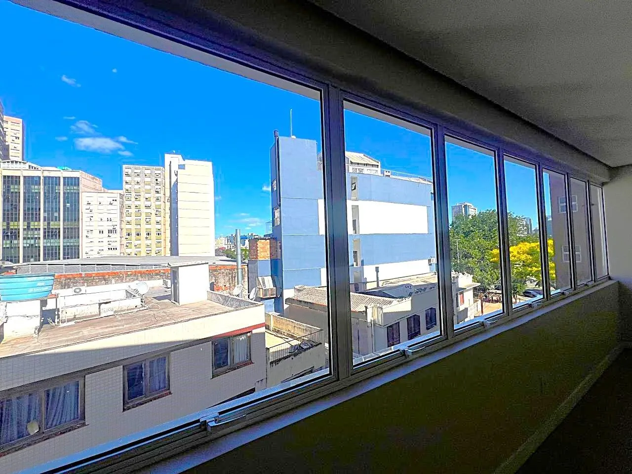 Imagem EXCELENTE SALA COMERCIAL COM VAGA NO CENTRO HISTÓRICO PRÓXIMA A OAB E CENTRO ADMINISTRATIVO!
