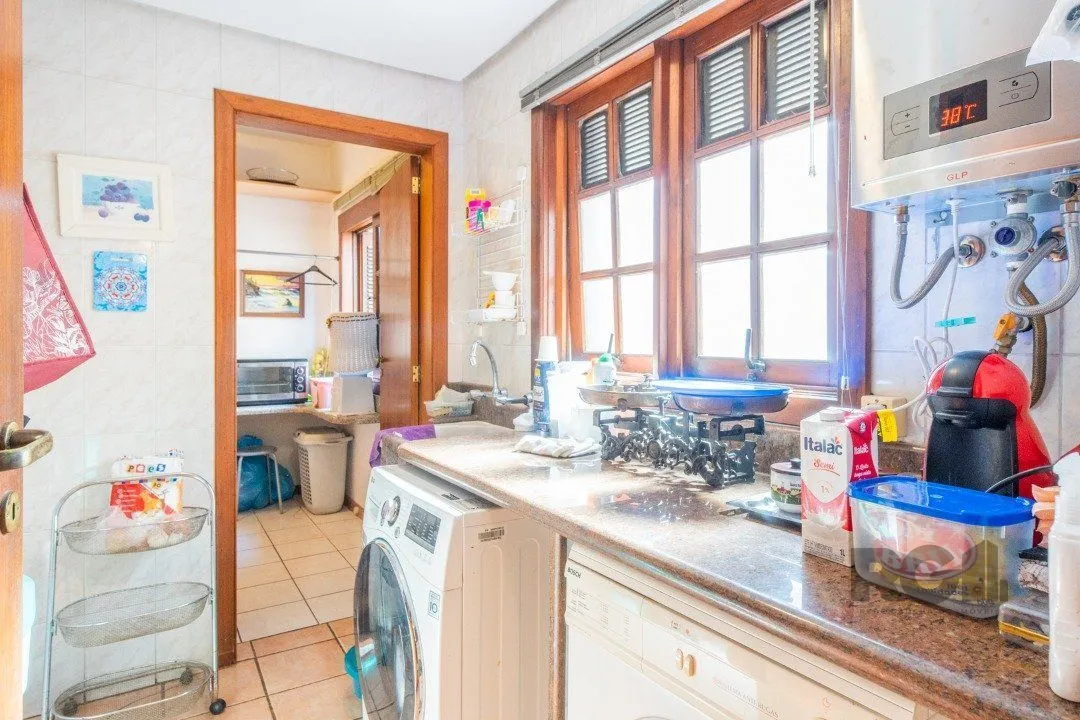 Imagem Apartamento amplo de 191m² privativos reformado