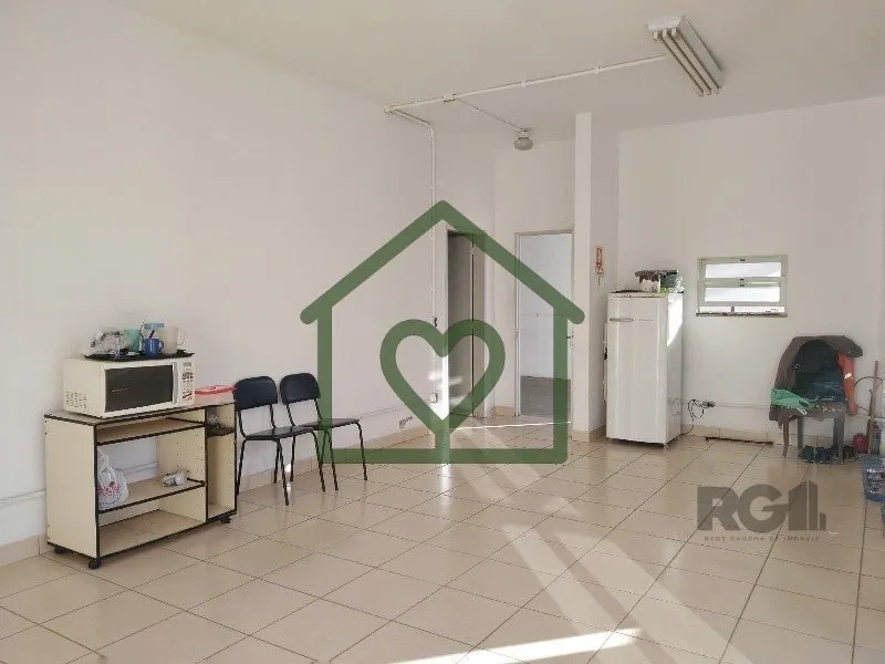 Imagem Depósito comercial localizado no bairro São João, com 615 m², pé direito 6,17 m, possui 01 port...