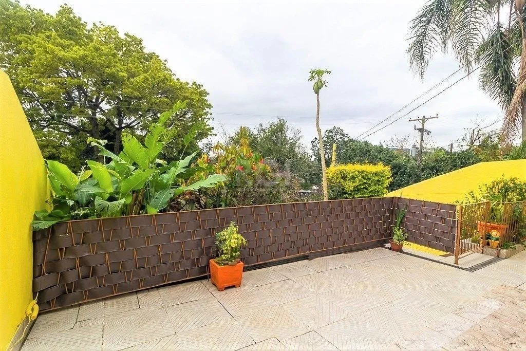 Imagem Casa para Venda - 148m², 2 dormitórios, 1 vaga - Partenon