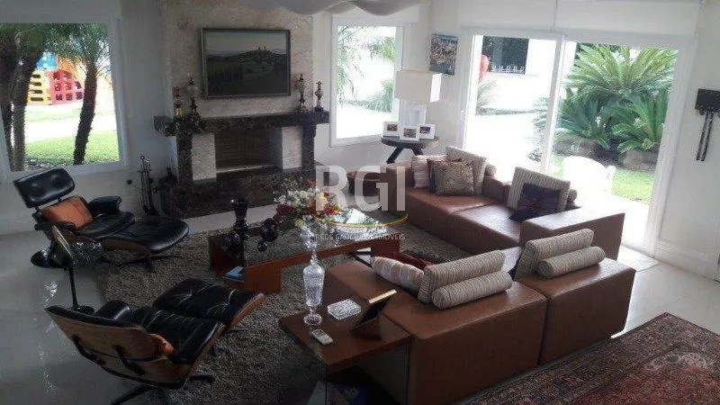 Imagem Casa para Venda - 728.71m², 6 dormitórios, sendo 6 suites, 3 vagas - Atlântida