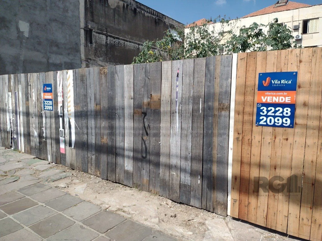 Imagem Compre terreno na Av Bento Gonçalves, 20,24 X 24M2,Bairro Partenon