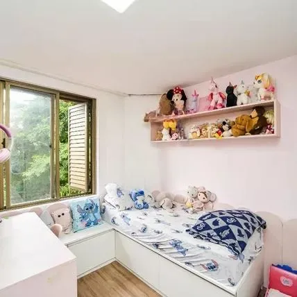 Imagem Casa em Condomínio com 3 Quartos, Piscina, Quintal e 2 Vagas