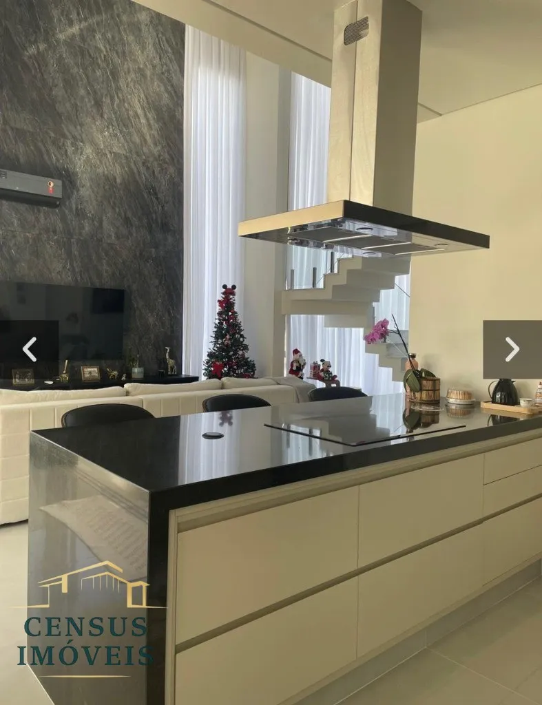Imagem Casa para locação no Condomínio Mont'alcino, 3 suítes, piscina, bairro Jardim América em Valinhos.