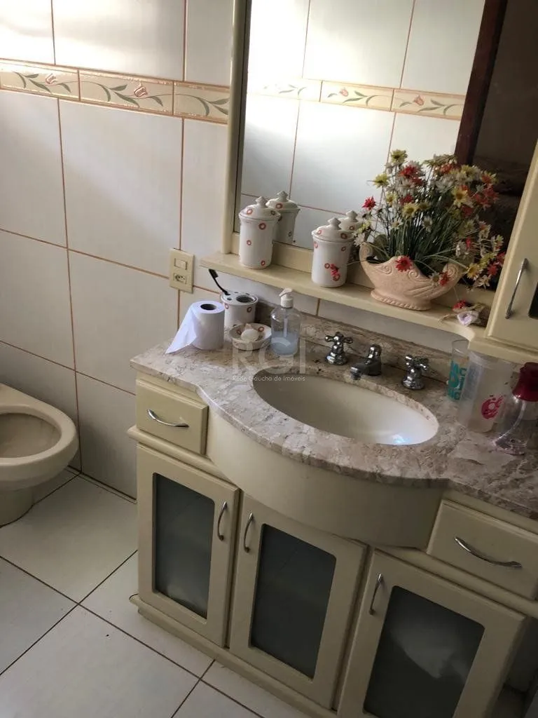 Imagem Casa para Venda - 225.91m², 4 dormitórios, sendo 2 suites, 1 vaga - Nonoai