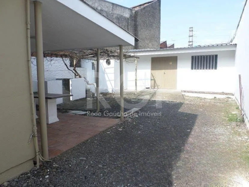 Imagem Casa Comercial com pavilhão de 294,03m² no bairro São Geraldo -Porto Alegre