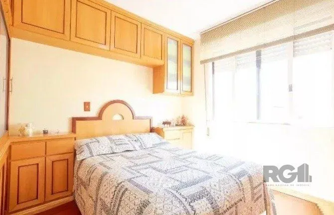 Imagem Apartamento no Petrópolis de 1 dormitório e vaga