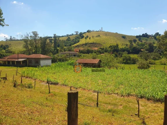 Sítio com 6 dormitórios à venda, 25400 m² por R$ 700.000 - Zona Rural - Cambuí/MG