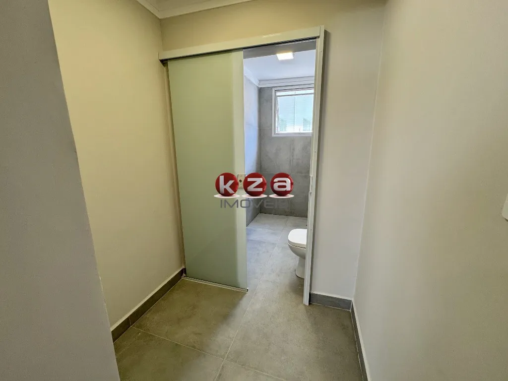 Imagem Apartamento a venda em Campinas-SP, repaginado, no Centro: 2 quartos, 1 suíte, 2 banheiros, 1 vaga e 80m² de área. Confira!