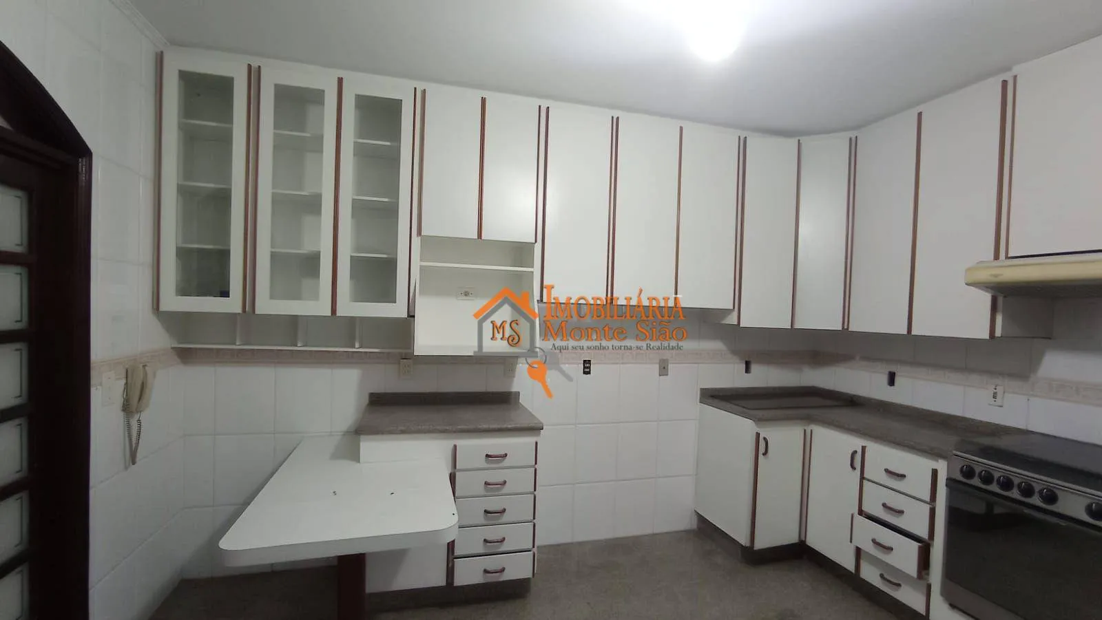 Imagem Sobrado com 5 dormitórios à venda, 570 m² por R$ 1.500.000,00 - Jardim Santa Mena - Guarulhos/SP