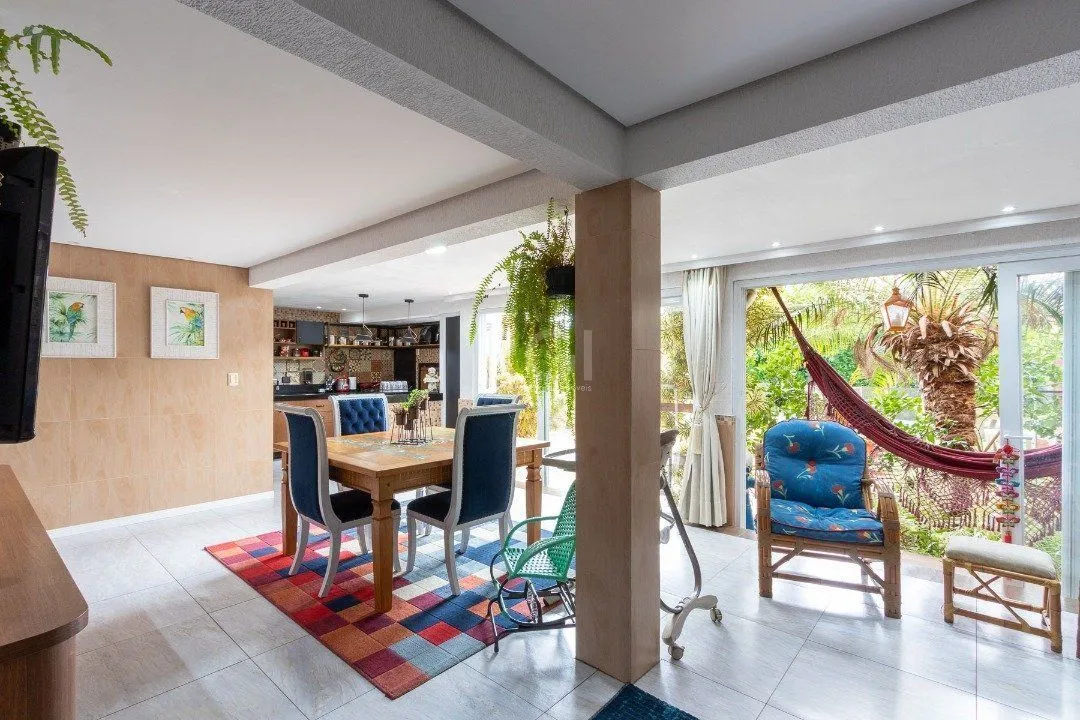 Imagem Casa para Venda - 342m², 3 dormitórios, sendo 2 suites, 2 vagas - Espírito Santo