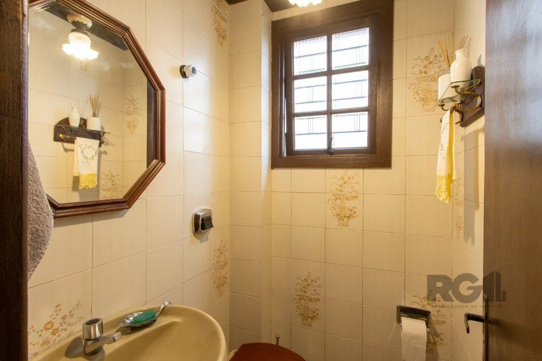 Imagem Casa para Venda - 200m², 3 dormitórios, sendo 1 suites, 3 vagas - Jardim Verde