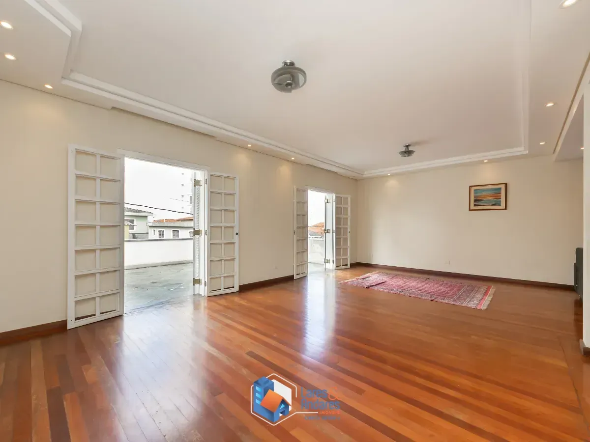 Foto do imóvel Sobrado para venda em Vila Marari com 4 quartos, sendo 2 suítes, 382m² em Rua Taveiro