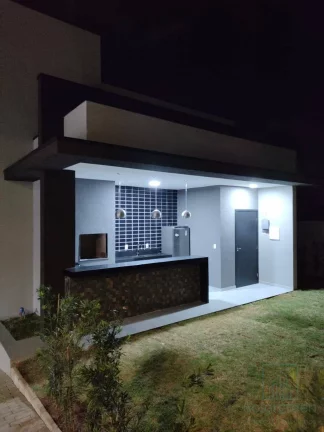 Imagem Casa com 2 Quartos e 2 Banheiros à Venda em Atibaia/SP