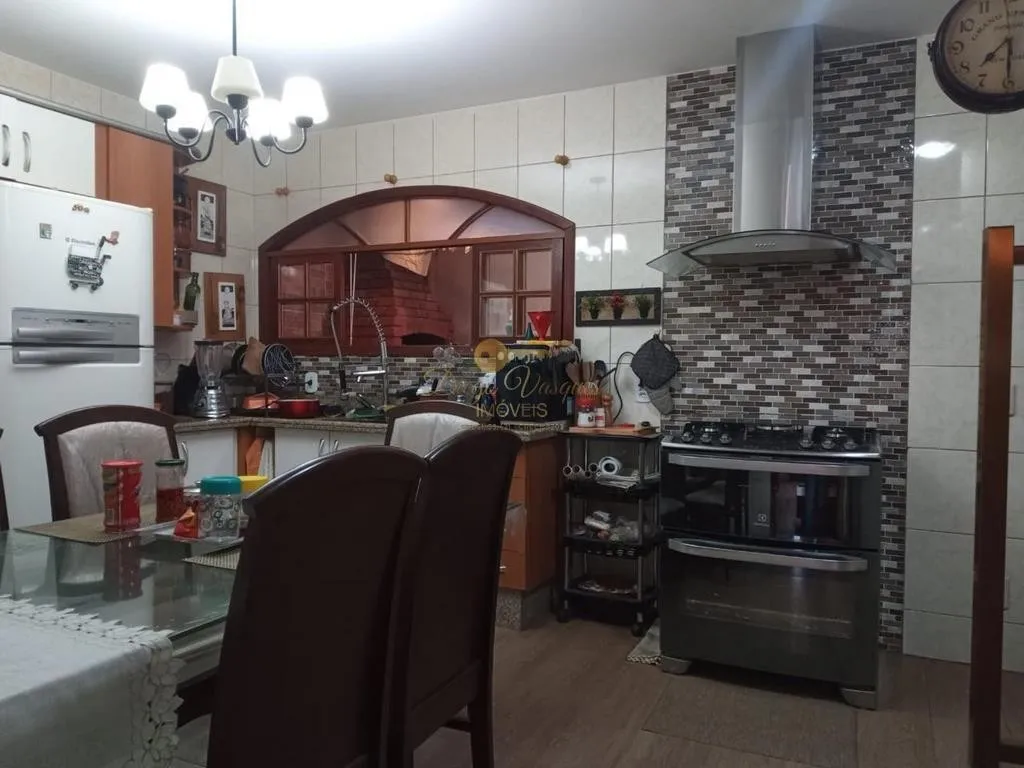 Imagem Casa em Condomínio para Venda em Teresópolis / RJ no bairro Araras