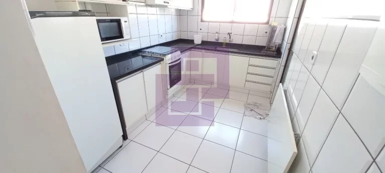 Imagem Enseada duas quadras do mar !
