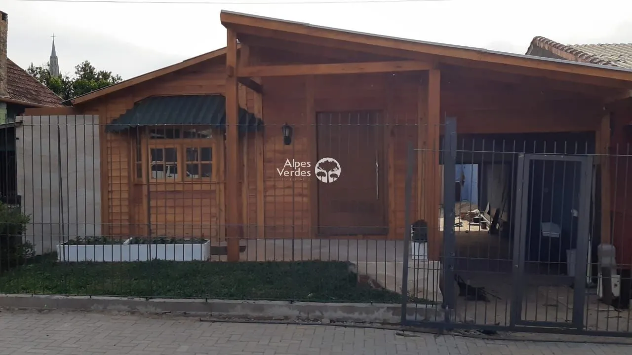 Imagem Casa com 2 dormitórios à venda por R$ 680.000 - Centro - Canela/RS