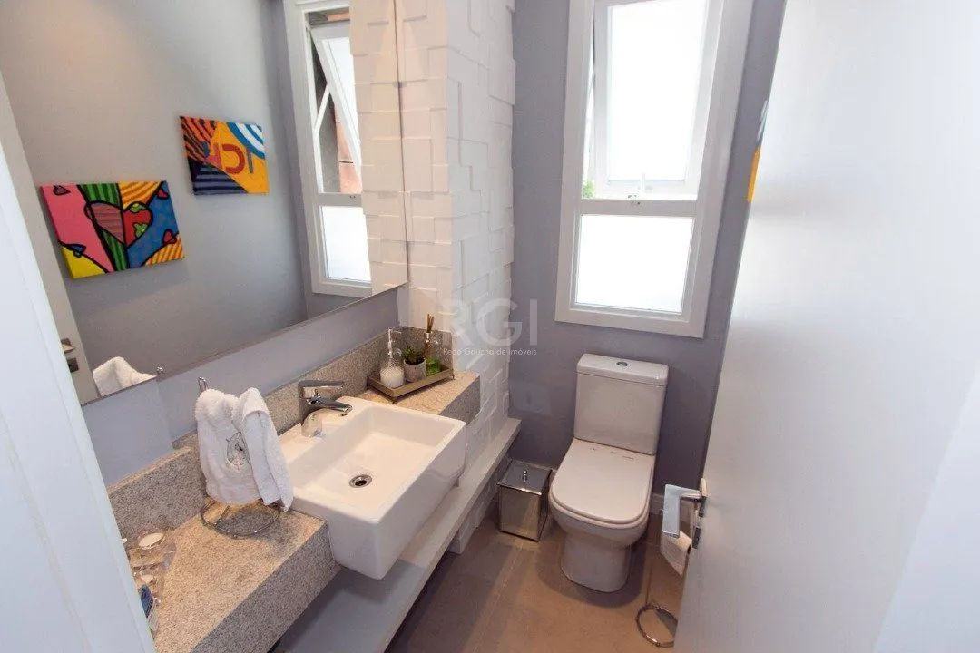 Imagem Cobertura para Venda - 230.43m², 3 dormitórios, sendo 3 suites, 2 vagas - Menino Deus