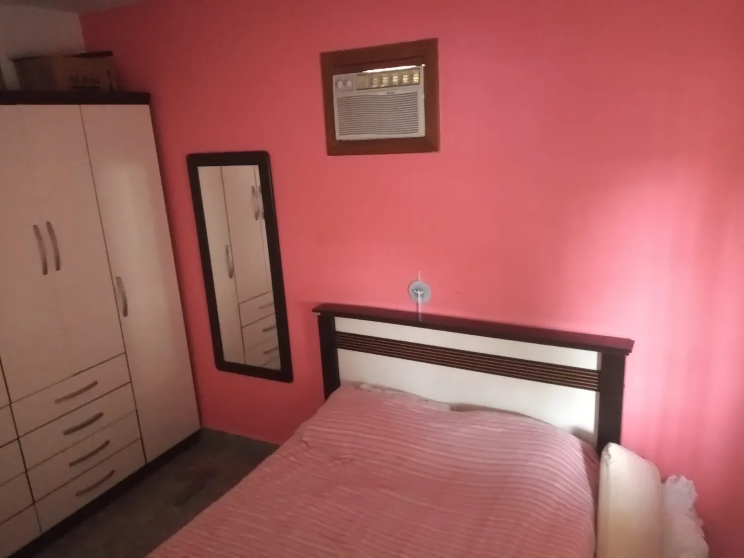 Imagem Casa à venda 4 Quartos, 1 Vaga, 300M², Parque São Domingos, Pindamonhangaba - SP