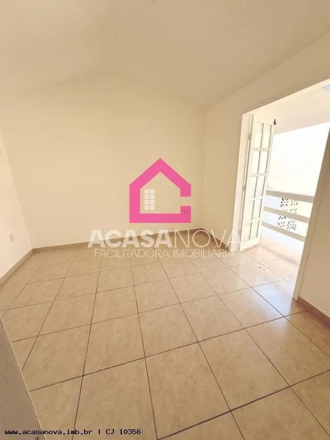 Imagem Casa para Venda em Maricá, Araçatiba, 4 dormitórios, 1 suíte, 2 banheiros, 2 vagas