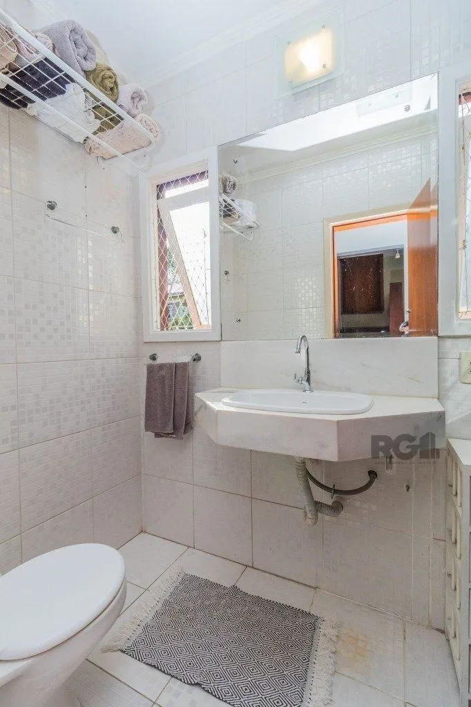 Imagem Casa em Condomínio 199m² - 3 dormitórios, 2 vagas no bairro Nonoai
