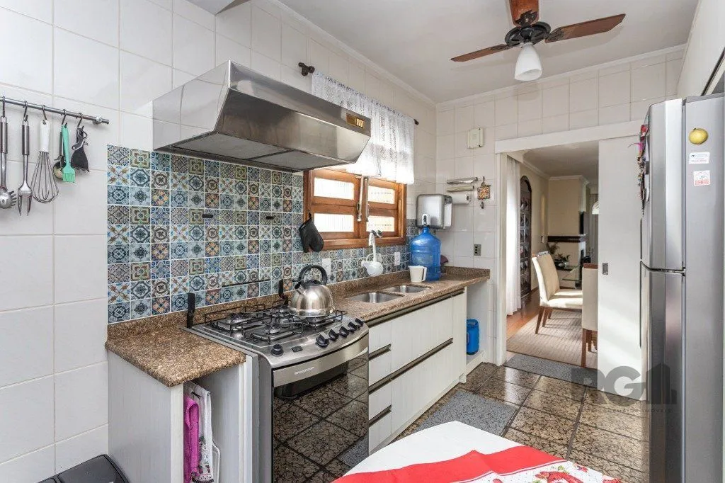Imagem Casa no bairro Vila Ipiranga de 3 dormitórios e 3 vagas