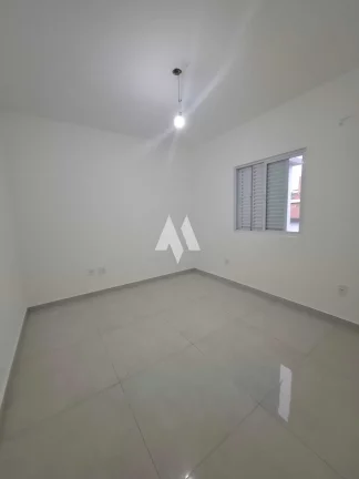 Imagem Casa Padrão Duplex 3 quartos /1 suite/ 2 vaga de garagem