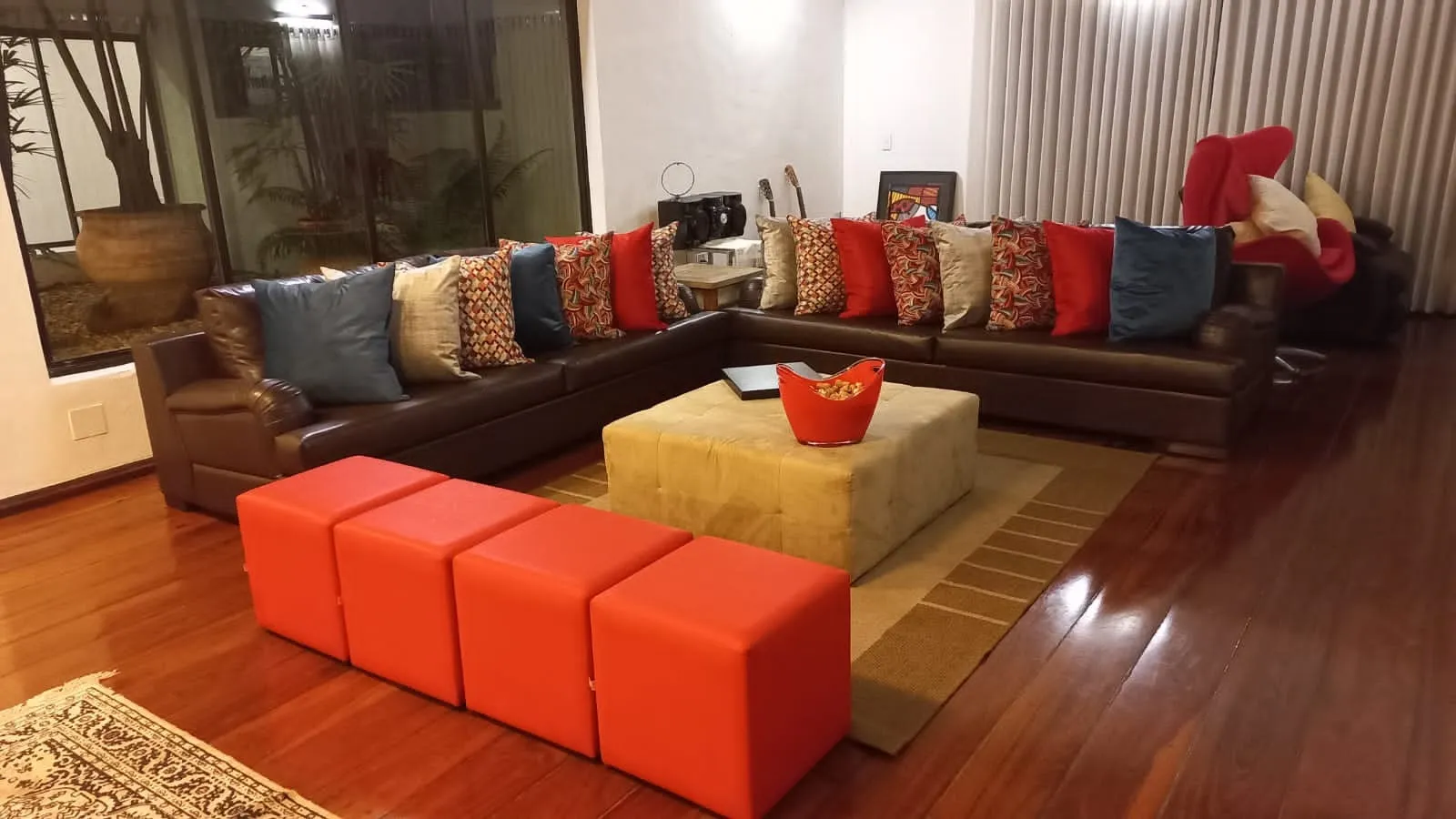 Imagem Excelente Casa no Condomínio Bosque de São Bento I com 720m².