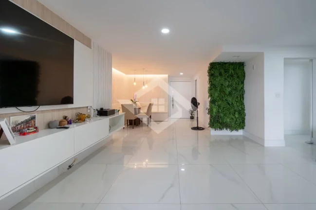 Imagem Apartamento Reformado | 3 Quartos | 136m² | Vista Mar – Barra da Tijuca