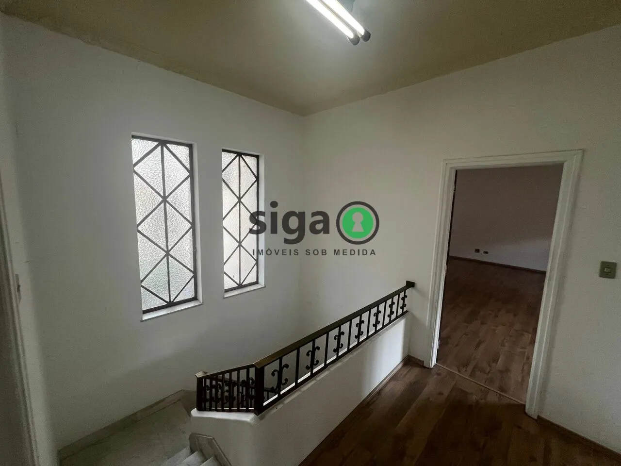 Imagem Casa Comercial para Venda ou Locação com 13 salas, 10 vagas, 9 banheiros no Jardim Paulista.