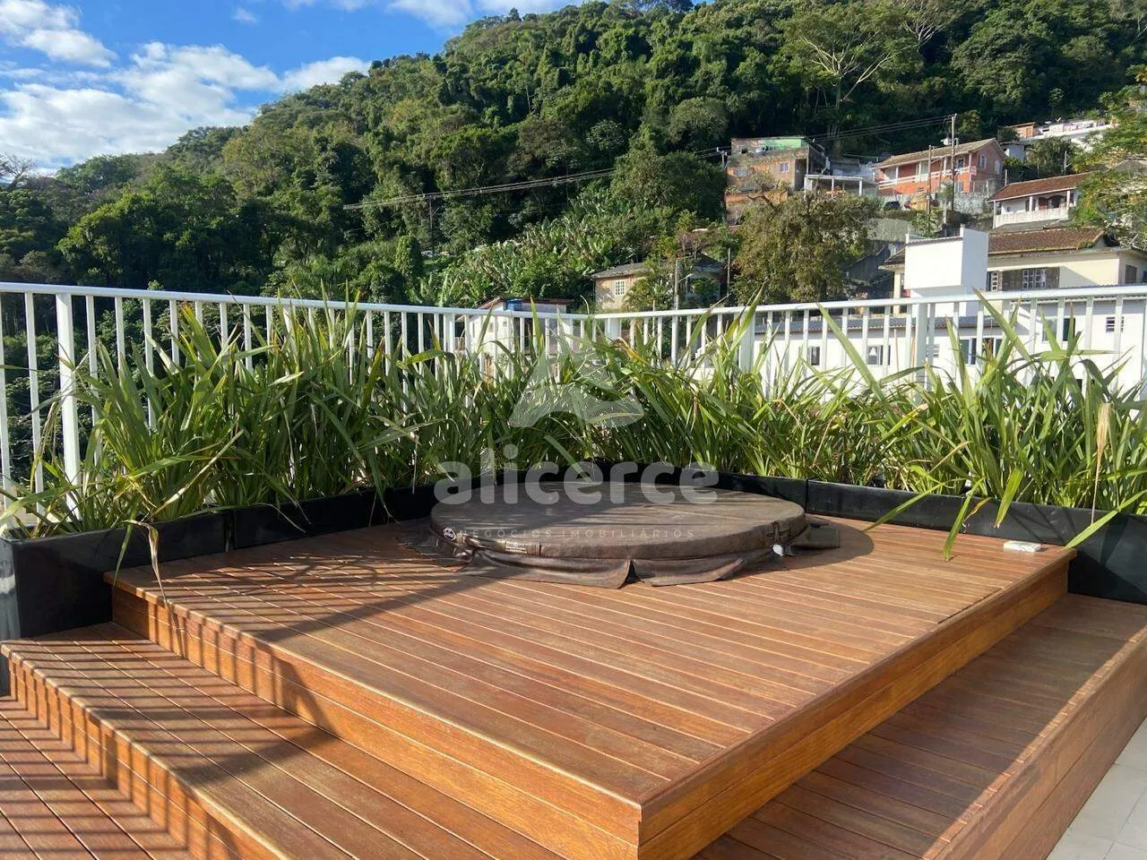 Imagem Studio Garden Novo Mobiliado com Terraço Privativo e Vaga de Garagem no Centro de Florianópolis